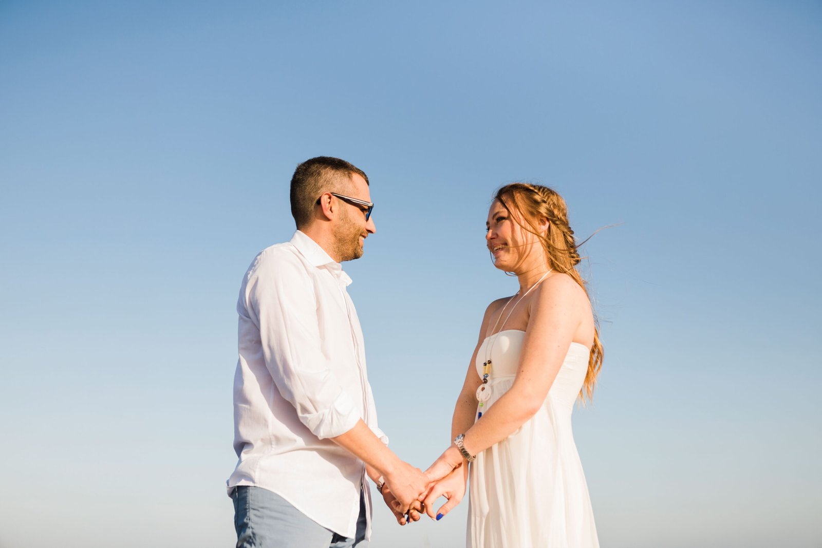 Couple engagement photo session in La Fortuna, Costa Rica by La Fortuna Photographer.